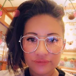 Meet your Posher, Tania